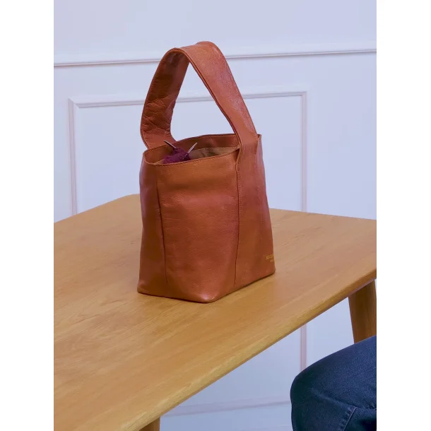 RE:DESIGNED PROJECT - Project 81 - Walnut - 100% l�der