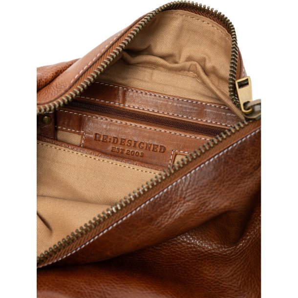 RE:DESIGNED - Nyra b�ltetaske - Walnut - 100% l�der