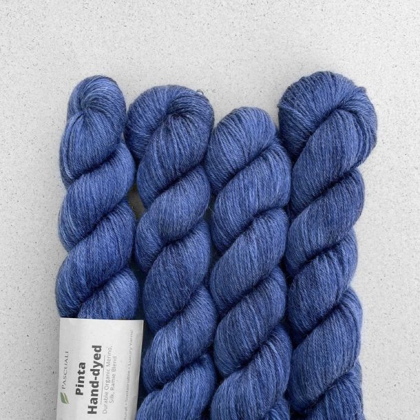 Pascuali - Pinta hndfarvet - silke/ramie/merino uldgarn - Blue Flame (203) - 50g