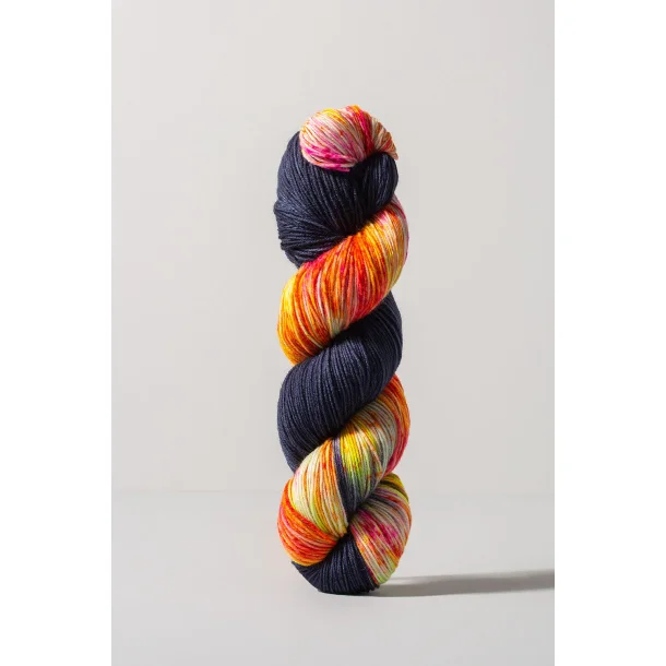 Gusto Wool - Carmen - merinould/strmpegarn - Fv. 1402 - 100g