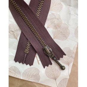 PetiteKnit lynls - 35 cm - Chokoladebrun