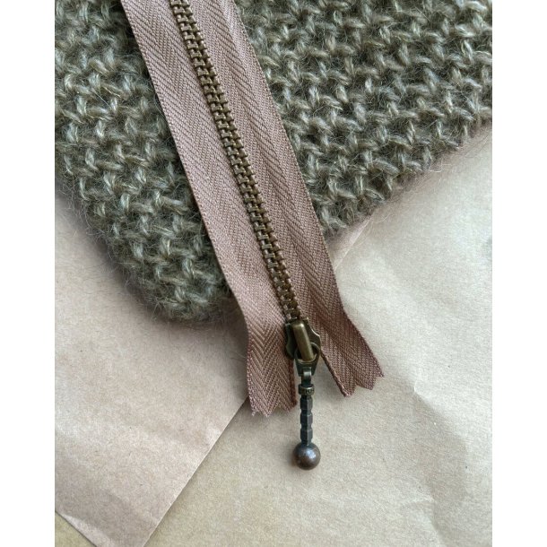 PetiteKnit lynls - 14 cm - Hasselnd