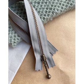 PetiteKnit lynls - 23 cm - Flint