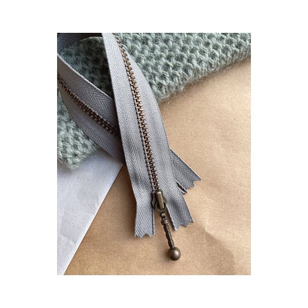 PetiteKnit lynls - 23 cm - Flint