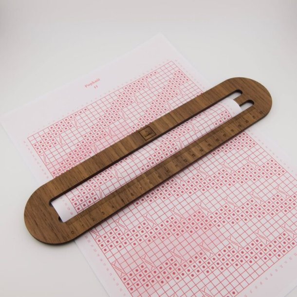 by KABRO - Mellem Linjerne - A4 med lineal - Valn�d
