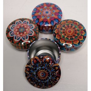 Metal ske m/Mandala blomster - ass. mnstre - Mler 6 x 3,7cm