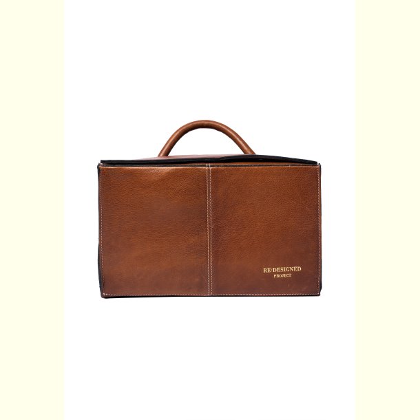 RE:DESIGNED PROJECT - Project 114 - Walnut - 100% l�der