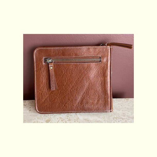 RE:DESIGNED PROJECT - Project 136 - Walnut - 100% l�der