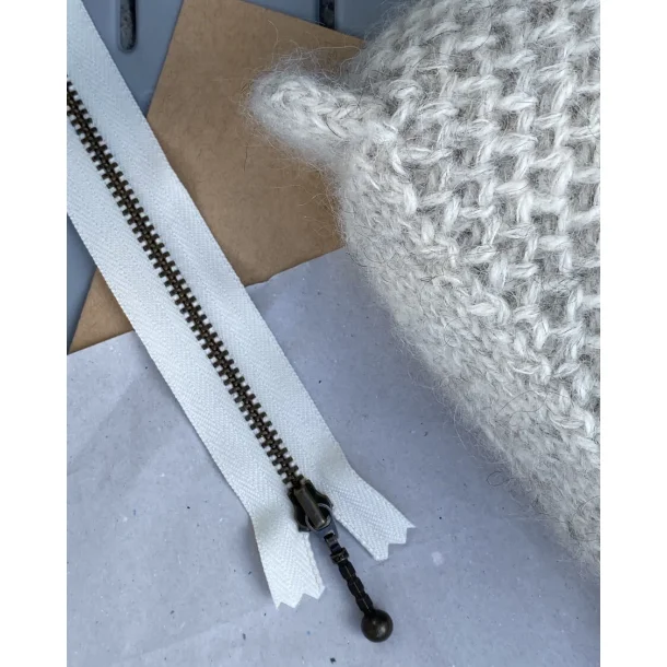 PetiteKnit lynls - 17 cm - Perlemor