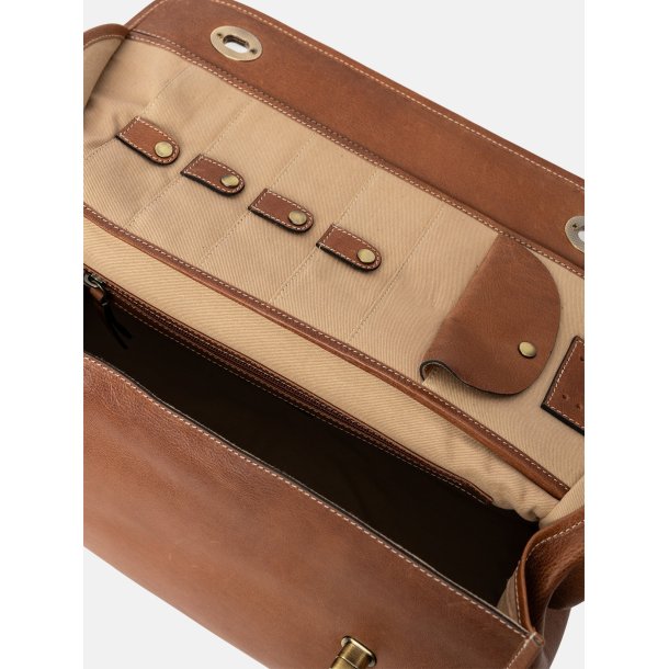 RE:DESIGNED PROJECT - Project 73 - Walnut - 100% l�der