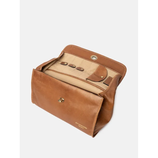 RE:DESIGNED PROJECT - Project 74 - Walnut - 100% l�der