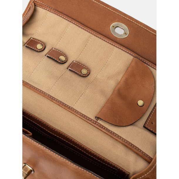 RE:DESIGNED PROJECT - Project 74 - Walnut - 100% l�der