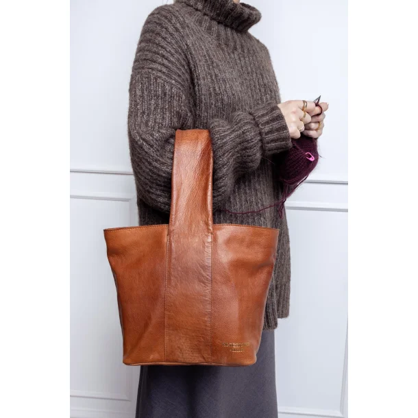 RE:DESIGNED PROJECT - Project 81 - Walnut - 100% l�der