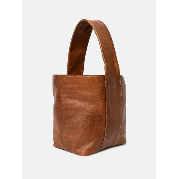 RE:DESIGNED PROJECT - Project 81 - Walnut - 100% l�der