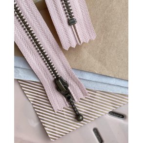 PetiteKnit lynls - 35 cm - Pudderrosa