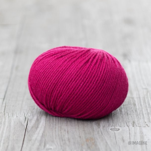 Imagine Wool - Soft Merino uldgarn - Fuchsia (28) - 50g